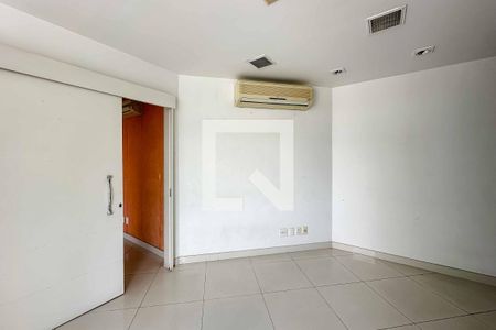 Casa à venda com 700m², 8 quartos e 2 vagasQuarto 1