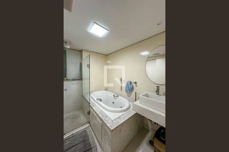 Casa à venda com 700m², 8 quartos e 2 vagasBanheiro 1