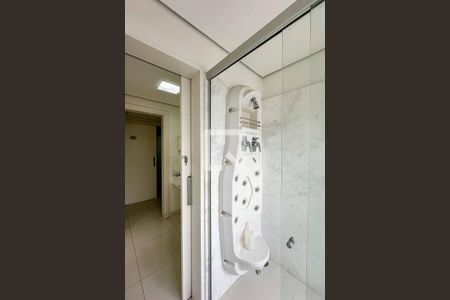 Casa à venda com 700m², 8 quartos e 2 vagasBanheiro 2