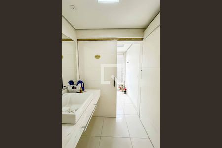 Casa à venda com 700m², 8 quartos e 2 vagasBanheiro 2