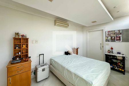 Casa à venda com 700m², 8 quartos e 2 vagasSuíte