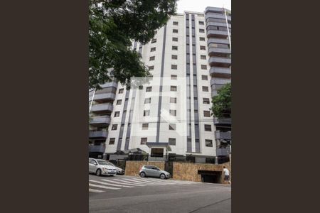 Apartamento à venda com 300m², 3 quartos e 4 vagasFachada