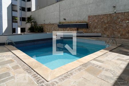 Apartamento à venda com 300m², 3 quartos e 4 vagasÁrea comum - Piscina