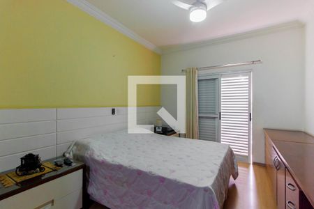 Casa à venda com 215m², 3 quartos e 5 vagasSuíte