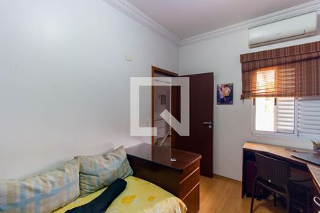 Casa à venda com 215m², 3 quartos e 5 vagasQuarto 2