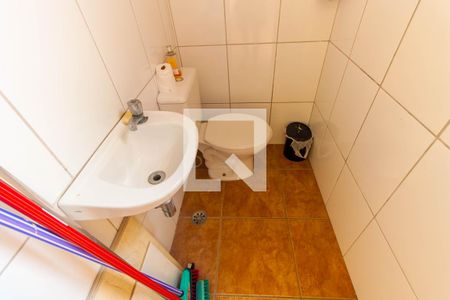 Casa à venda com 215m², 3 quartos e 5 vagasBanheiro 4 - Externo