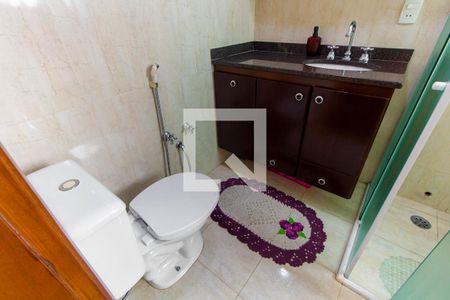 Casa à venda com 215m², 3 quartos e 5 vagasBanheiro da Suíte