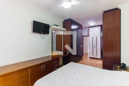 Casa à venda com 215m², 3 quartos e 5 vagasSuíte