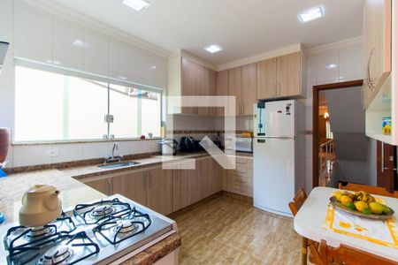 Casa à venda com 215m², 3 quartos e 5 vagasCozinha