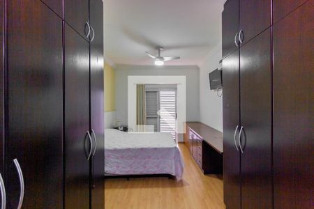 Casa à venda com 215m², 3 quartos e 5 vagasSuíte