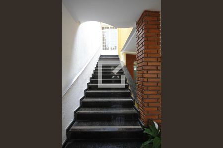 Casa à venda com 232m², 4 quartos e 2 vagasEscada