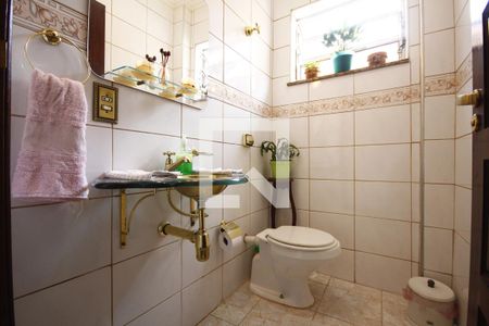 Casa à venda com 232m², 4 quartos e 2 vagasLavabo