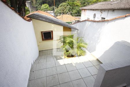 Casa à venda com 232m², 4 quartos e 2 vagasQuintal
