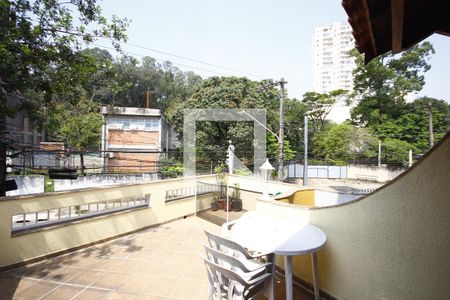 Varanda de casa à venda com 4 quartos, 232m² em Cambuci, São Paulo