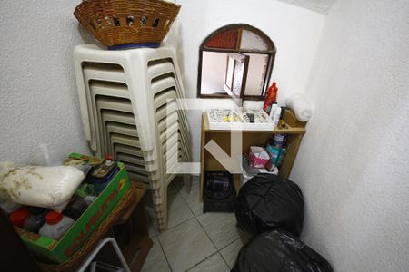 Casa à venda com 232m², 4 quartos e 2 vagasDeposito 1