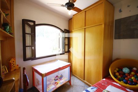 Casa à venda com 232m², 4 quartos e 2 vagasSuíte 1 e 2