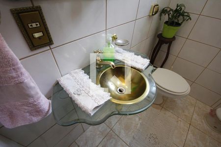 Casa à venda com 232m², 4 quartos e 2 vagasLavabo