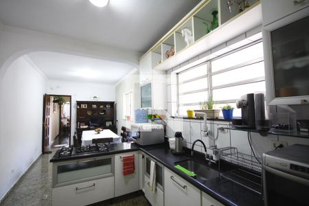 Casa à venda com 232m², 4 quartos e 2 vagasCozinha