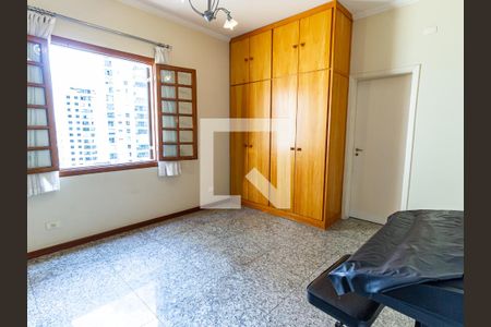 Casa à venda com 300m², 4 quartos e 3 vagas Casa à venda com 300m², 4 quartos e 3 vagasSuíte 1