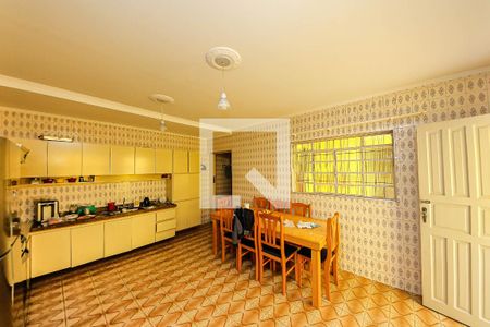 Casa à venda com 200m², 3 quartos e 2 vagas Casa à venda com 200m², 3 quartos e 2 vagasCozinha