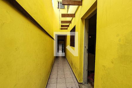 Casa à venda com 200m², 3 quartos e 2 vagas Casa à venda com 200m², 3 quartos e 2 vagasCorredor externo
