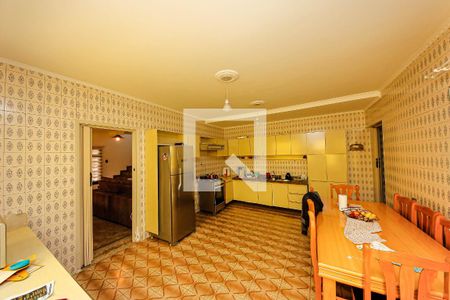 Casa à venda com 200m², 3 quartos e 2 vagas Casa à venda com 200m², 3 quartos e 2 vagasCozinha