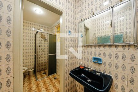 Casa à venda com 200m², 3 quartos e 2 vagas Casa à venda com 200m², 3 quartos e 2 vagasBanheiro