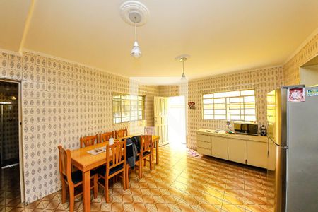 Casa à venda com 200m², 3 quartos e 2 vagas Casa à venda com 200m², 3 quartos e 2 vagasCozinha