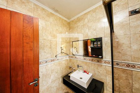 Casa à venda com 200m², 3 quartos e 2 vagas Casa à venda com 200m², 3 quartos e 2 vagasBanheiro