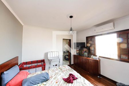 Suíte de casa para alugar com 3 quartos, 200m² em Vila Ema, São Paulo