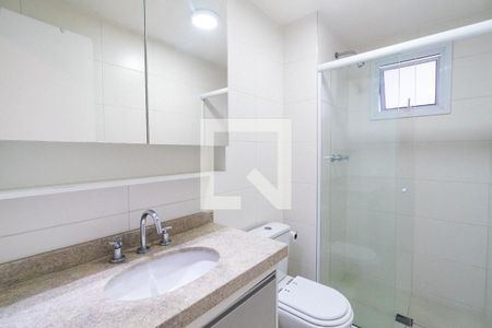 Apartamento à venda com 74m², 2 quartos e 1 vaga Apartamento à venda com 74m², 2 quartos e 1 vagaBanheiro da Suíte