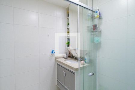 Apartamento à venda com 74m², 2 quartos e 1 vaga Apartamento à venda com 74m², 2 quartos e 1 vagaBanheiro Social