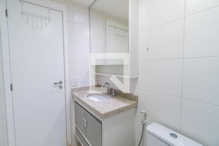 Apartamento à venda com 74m², 2 quartos e 1 vaga Apartamento à venda com 74m², 2 quartos e 1 vagaBanheiro da Suíte