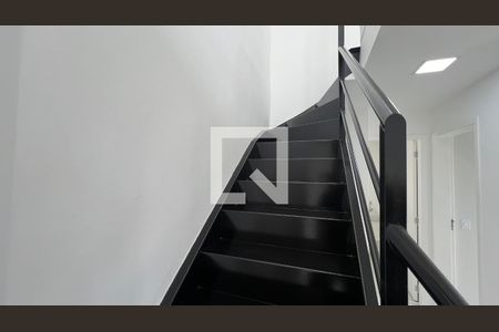 Apartamento para alugar com 110m², 2 quartos e 4 vagas Apartamento para alugar com 110m², 2 quartos e 4 vagasEscada