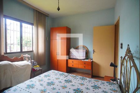 Casa à venda com 330m², 3 quartos e 2 vagas Casa à venda com 330m², 3 quartos e 2 vagasQuarto 2
