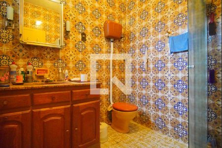 Casa à venda com 330m², 3 quartos e 2 vagas Casa à venda com 330m², 3 quartos e 2 vagasBanheiro 2