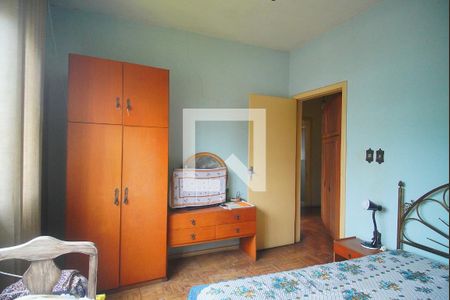 Casa à venda com 330m², 3 quartos e 2 vagas Casa à venda com 330m², 3 quartos e 2 vagasQuarto 2