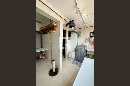 Apartamento à venda com 70m², 2 quartos e 1 vaga Apartamento à venda com 70m², 2 quartos e 1 vagaÁrea de Serviço