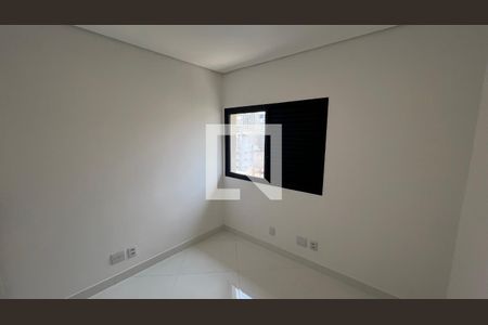 Apartamento para alugar com 110m², 2 quartos e 4 vagas Apartamento para alugar com 110m², 2 quartos e 4 vagasQuarto