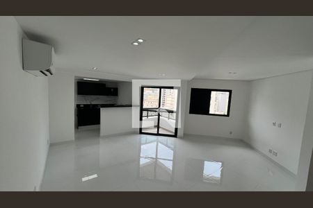 Apartamento para alugar com 110m², 2 quartos e 4 vagas Apartamento para alugar com 110m², 2 quartos e 4 vagasSala