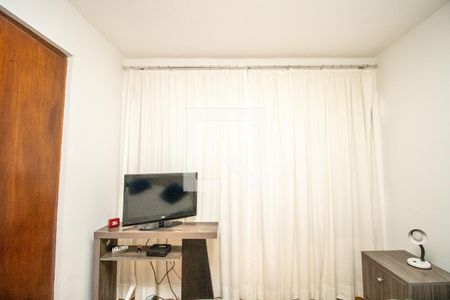 Suite, cortina e TV  de apartamento para alugar com 3 quartos, 118m² em Itaim Bibi, São Paulo
