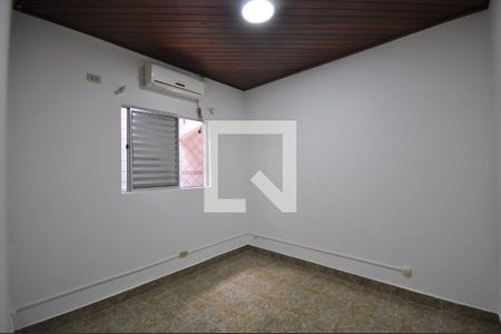 Quarto 2 de casa para alugar com 2 quartos, 100m² em Vila Nilo, São Paulo