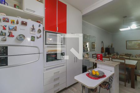 Casa à venda com 180m², 3 quartos e 3 vagasCozinha e Área de Serviço