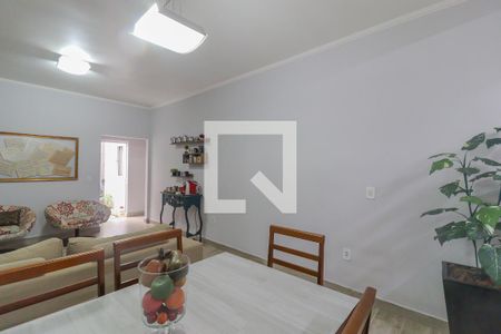 Casa à venda com 180m², 3 quartos e 3 vagasSala