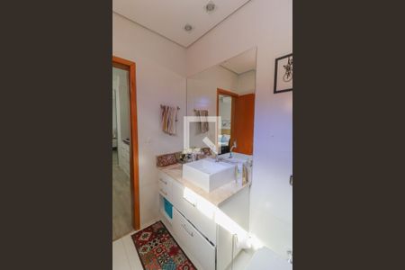 Casa à venda com 180m², 3 quartos e 3 vagasSuíte