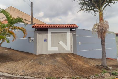 Casa à venda com 180m², 3 quartos e 3 vagasFachada