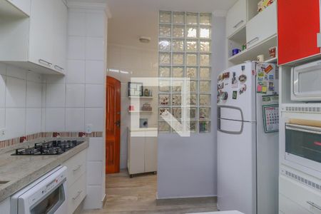 Casa à venda com 180m², 3 quartos e 3 vagasCozinha e Área de Serviço