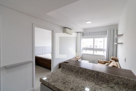 Sala/Cozinha de kitnet/studio à venda com 1 quarto, 32m² em Centro Histórico, Porto Alegre