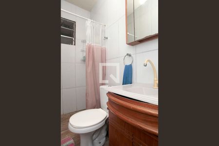 Casa à venda com 300m², 2 quartos e 6 vagasBanheiro Quarto 1 Suíte