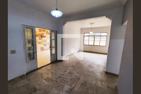 Sala de casa para alugar com 8 quartos, 280m² em Méier, Rio de Janeiro